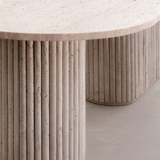 Table à manger Caryatis en travertin