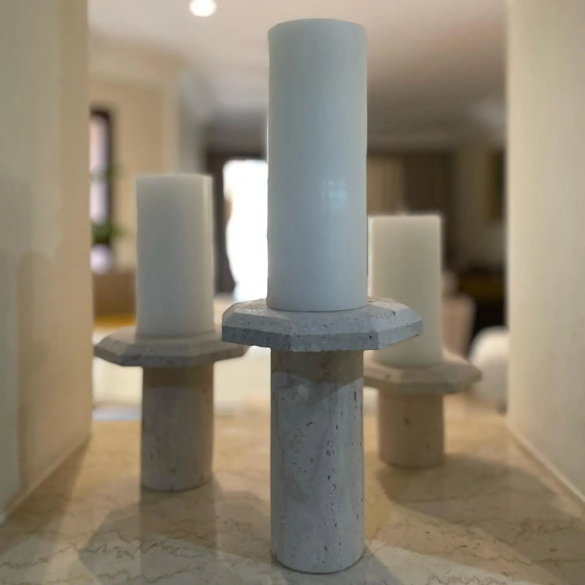 Ensemble de trois piliers pour bougies en travertin - Modernista Maroc