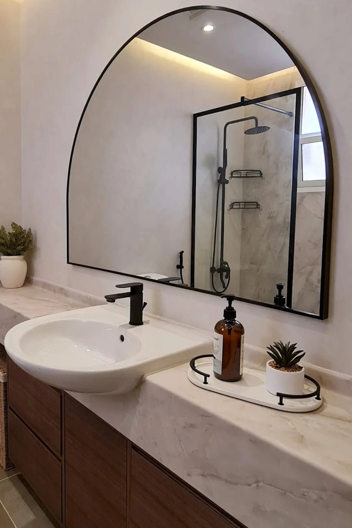 Miroir Console Arqué Noir — Élégance & Sobriété - Modernista Maroc