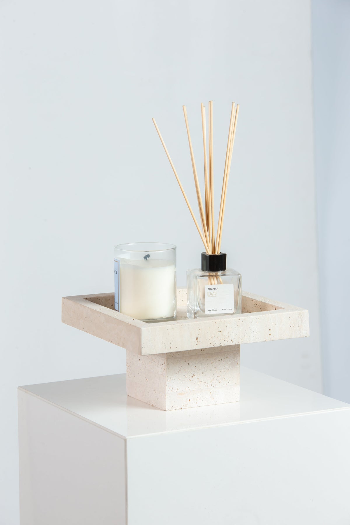 Plateau carré en travertin beige vide