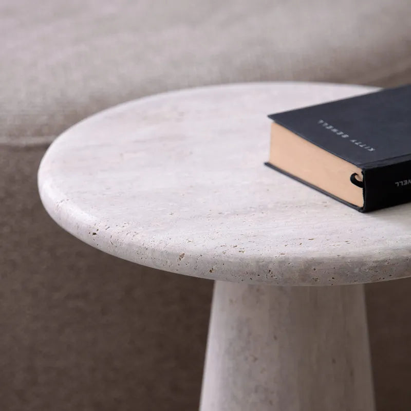 Table d’appoint en travertin