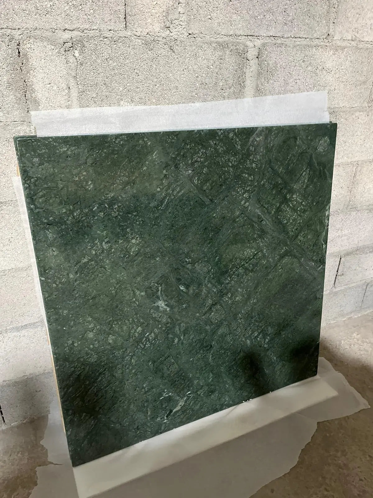 Table basse en Marbre Vert Guatemala - Modernista Maroc