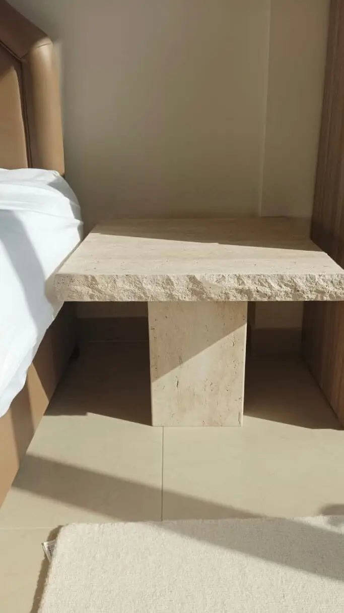 Table d'appoint carrée en travertin (2 tailles) - Modernista Maroc