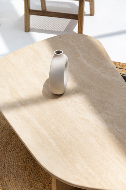 Table basse irrégulière en travertin
