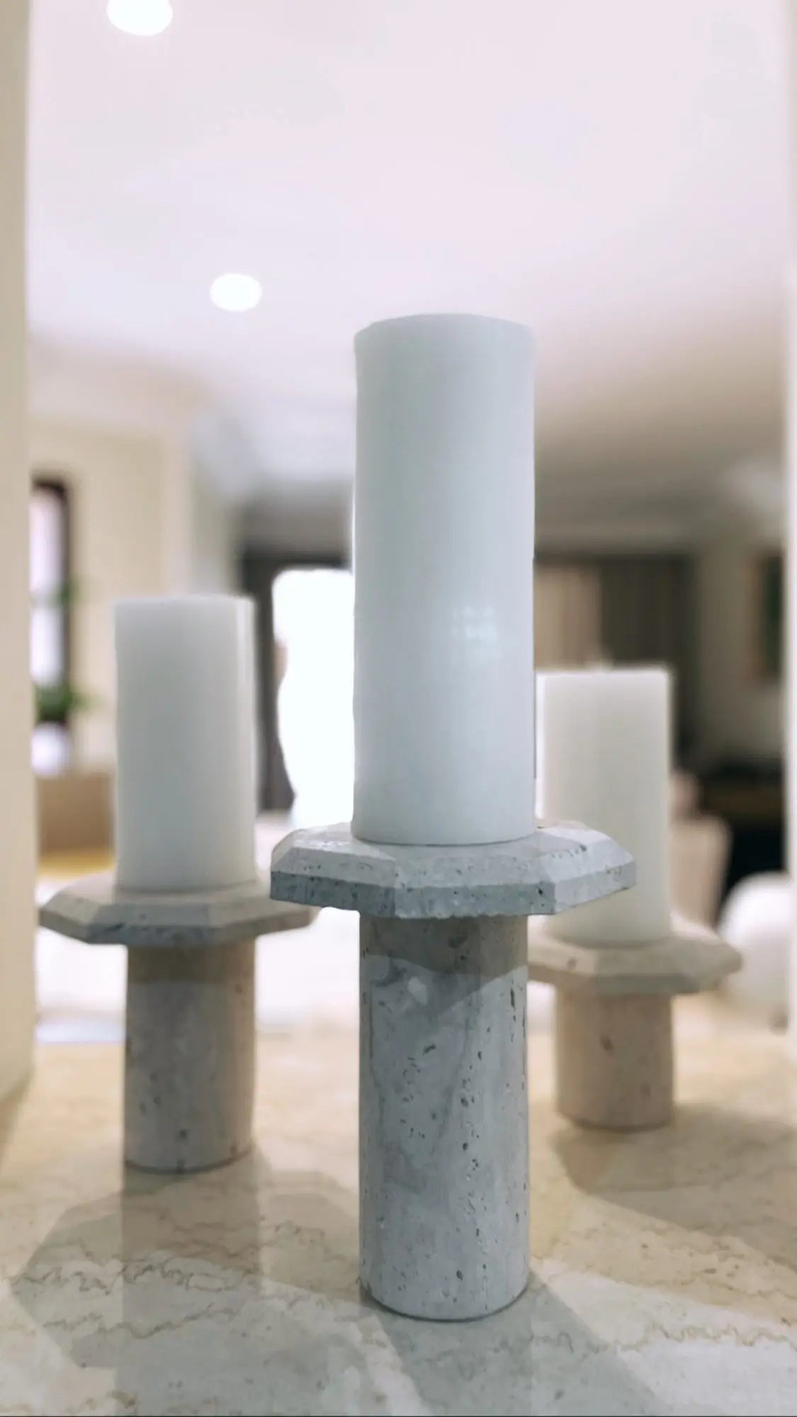 Ensemble de trois piliers pour bougies en travertin - Modernista Maroc