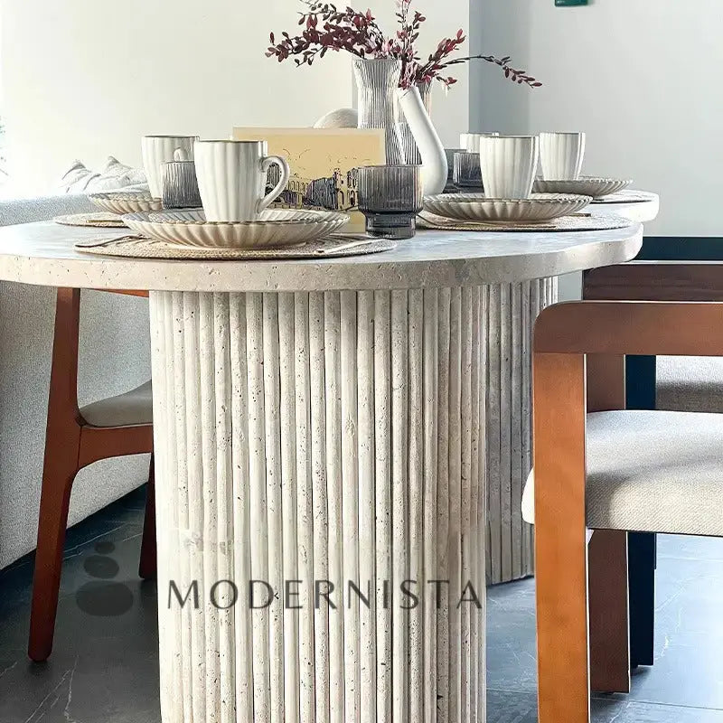 Table à Manger en Travertin avec Plateau en Courbe – Style Organique - Modernista Maroc