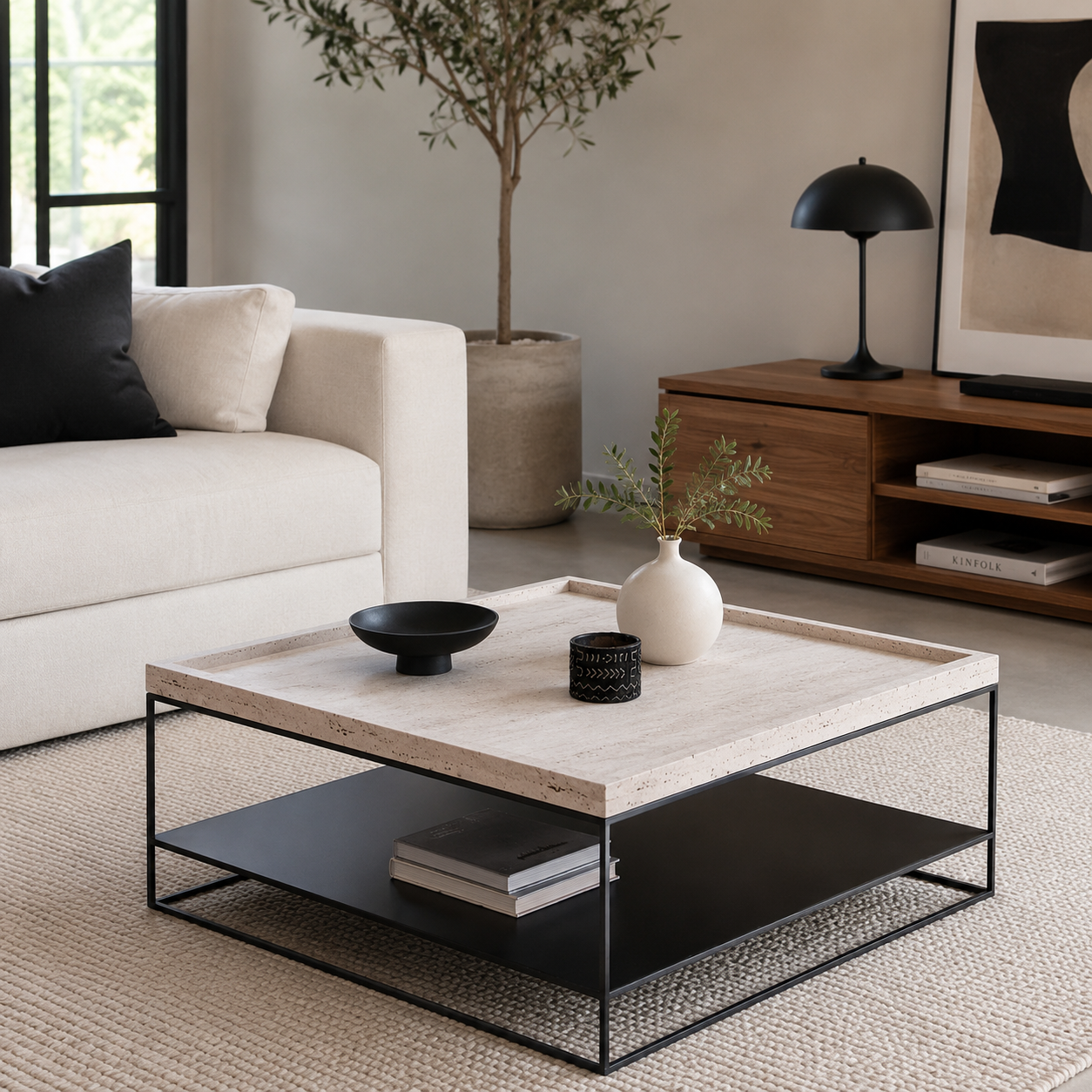 Table basse Tavira en travertin et structure noire