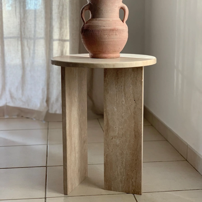 Table d’appoint en travertin Delos