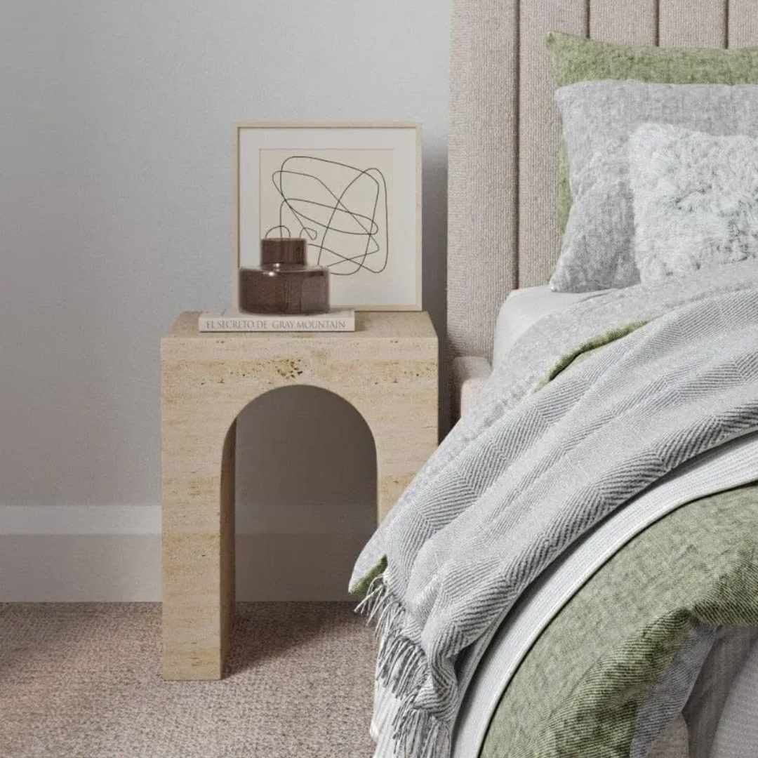 Table d'appoint en travertin avec design en arche
