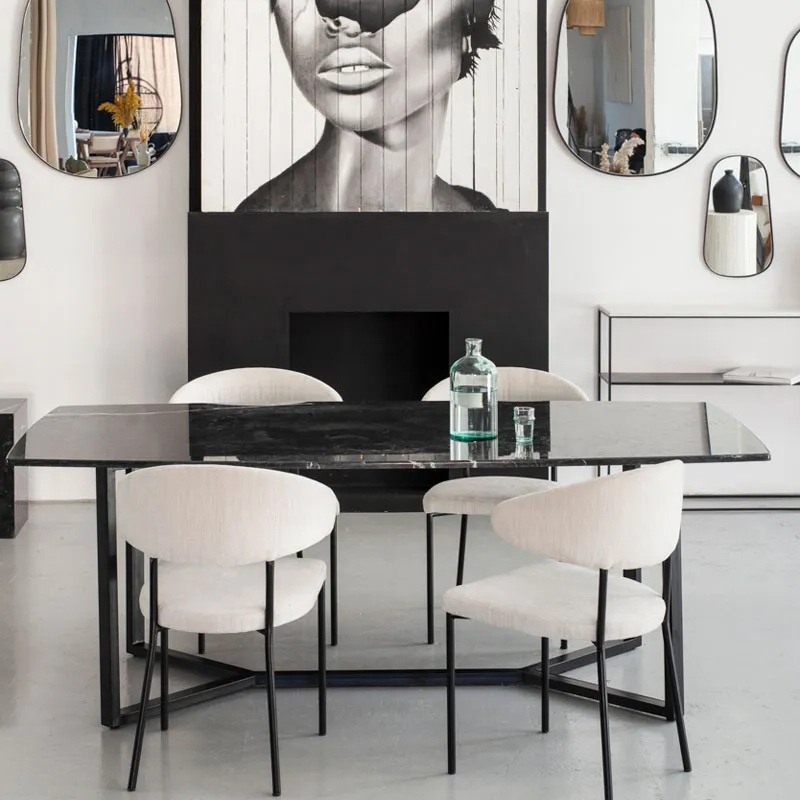 Table à manger en marbre noir – Élégance contemporaine