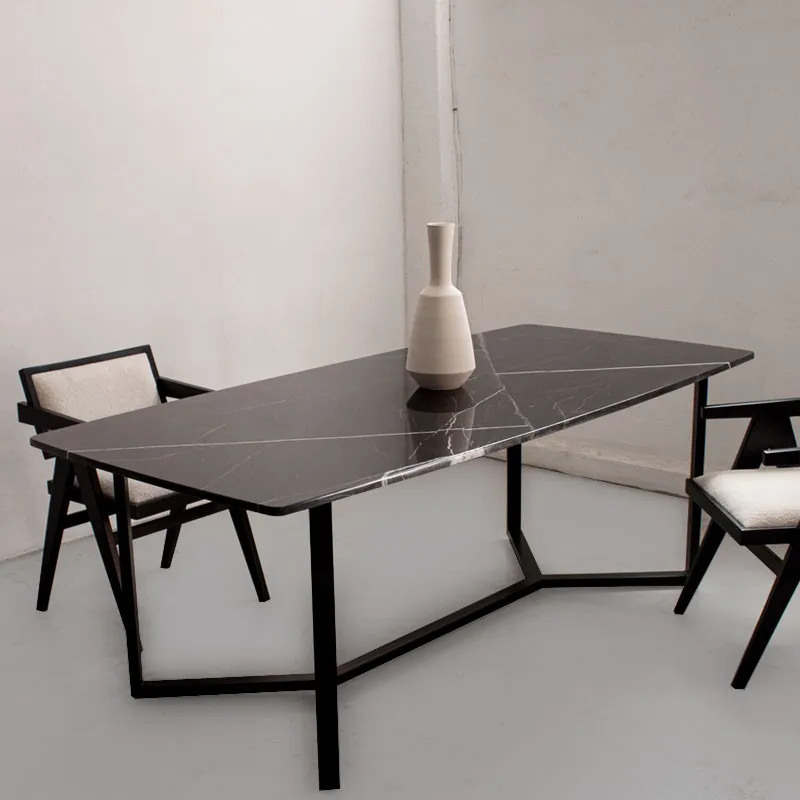 Table à manger en marbre noir – Élégance contemporaine