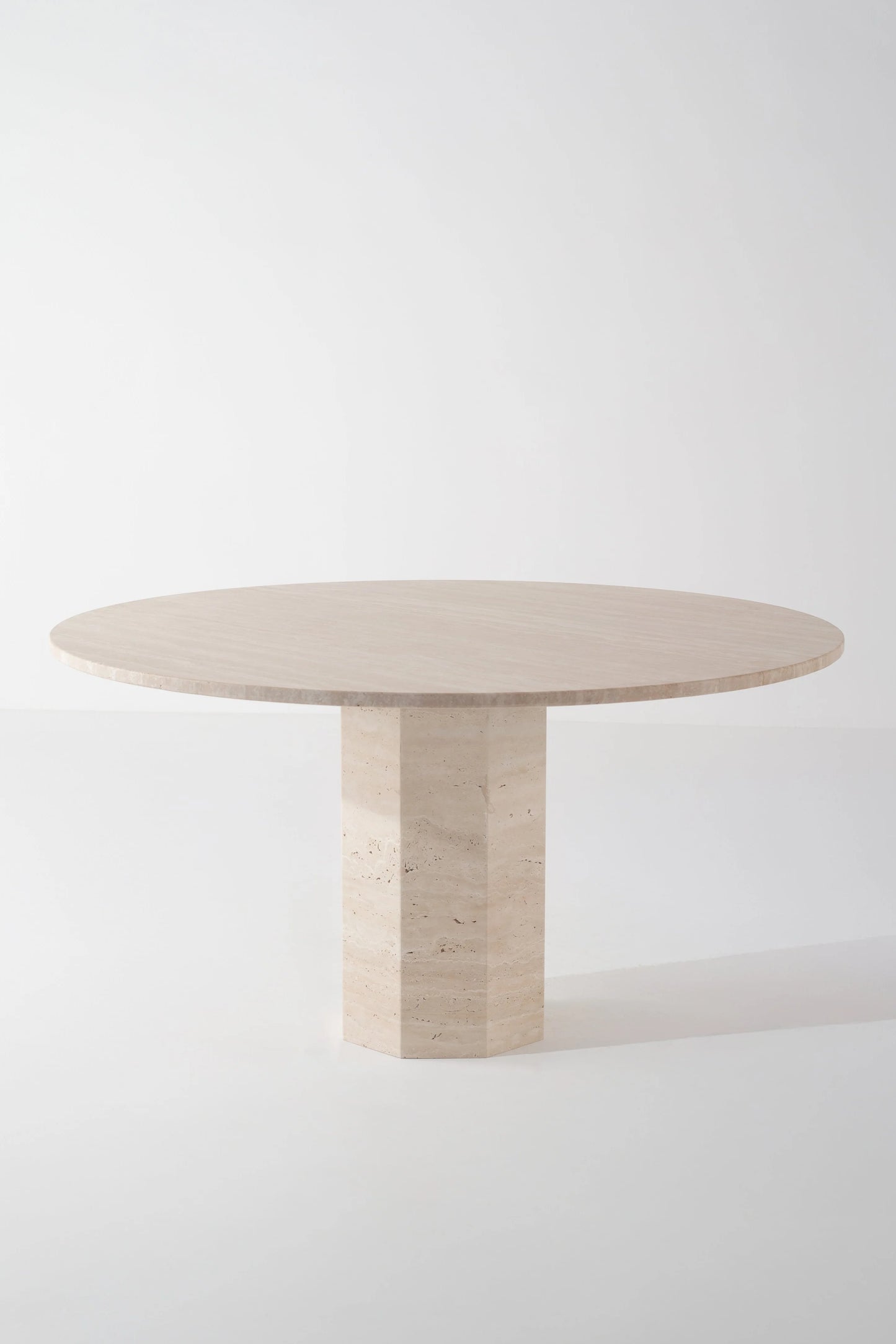 Table à manger AURELIA – Travertin naturel