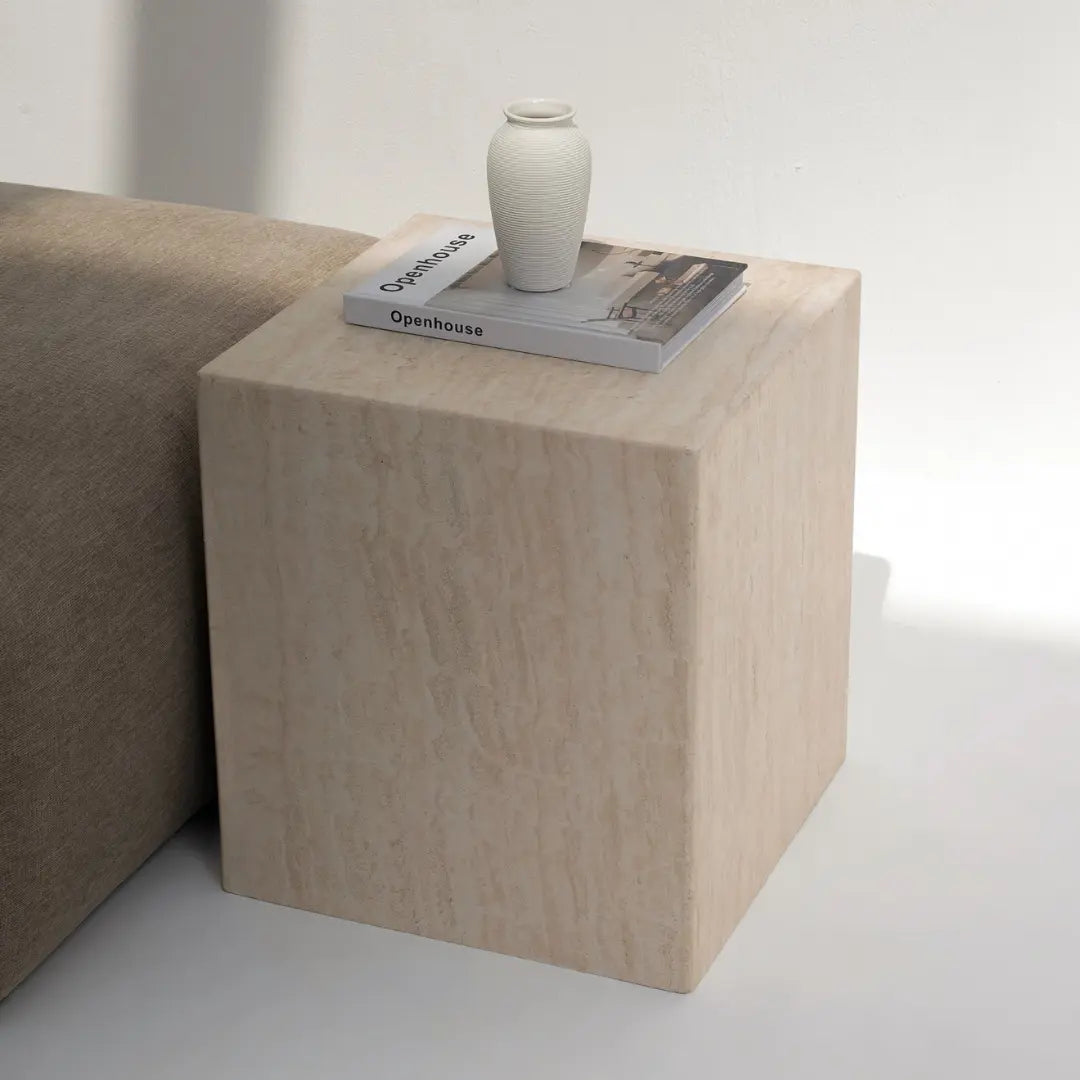Cube d’appoint Sabine en travertin - Modernista Maroc