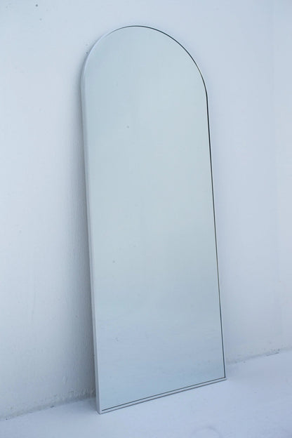 Grand Miroir Arqué Minimaliste - Modernista Maroc