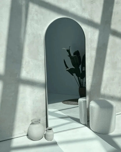 Grand Miroir Arqué Minimaliste - Modernista Maroc