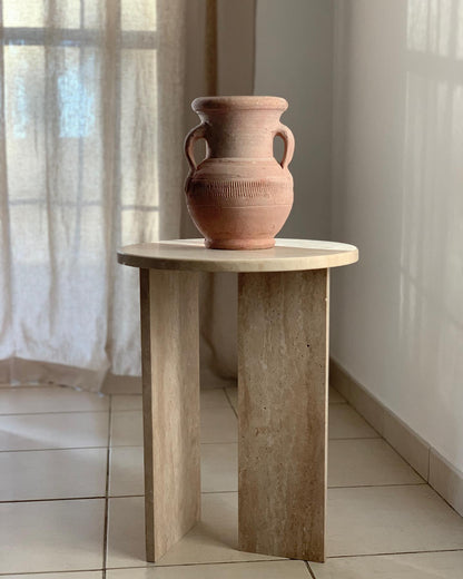 Table d’appoint en travertin Delos
