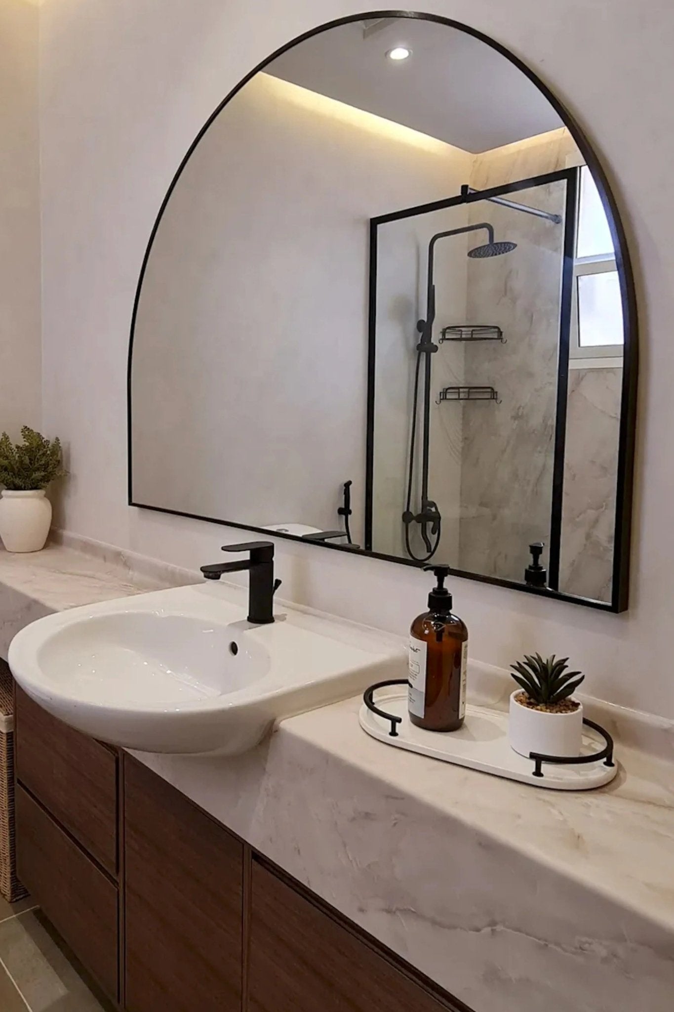 Miroir Console Arqué Noir — Élégance &amp; Sobriété - Modernista Maroc