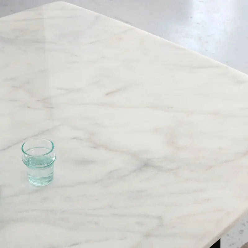 Table à manger en marbre blanc – Pureté et design intemporel - Modernista Maroc