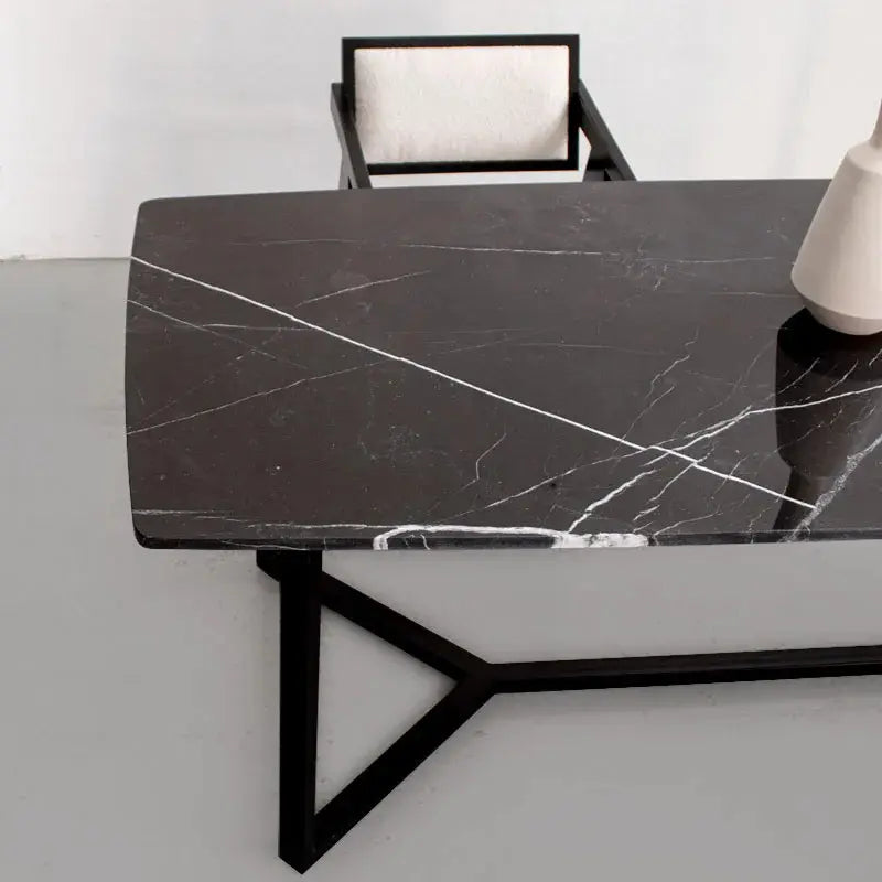Table à manger en marbre noir – Élégance contemporaine - Modernista Maroc