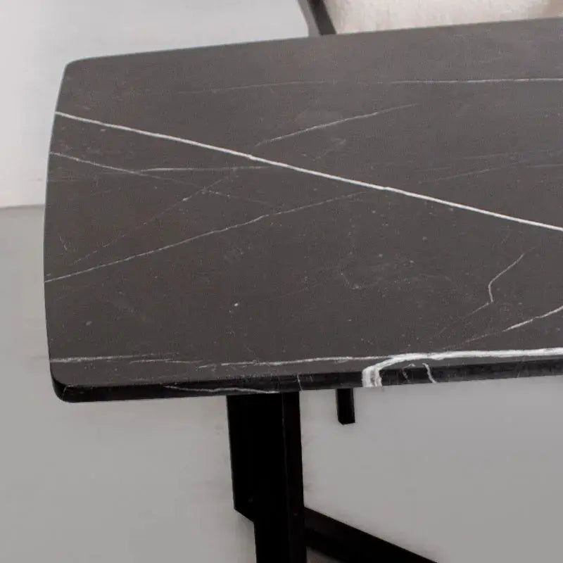 Table à manger en marbre noir – Élégance contemporaine - Modernista Maroc
