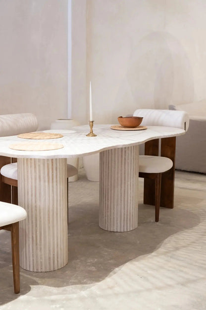 Table à Manger en Travertin avec Plateau en Courbe – Style Organique - Modernista Maroc