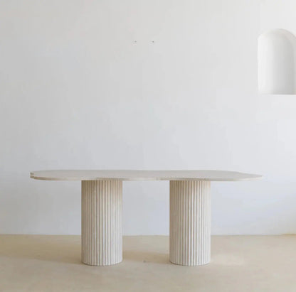Table à Manger en Travertin avec Plateau en Courbe – Style Organique - Modernista Maroc