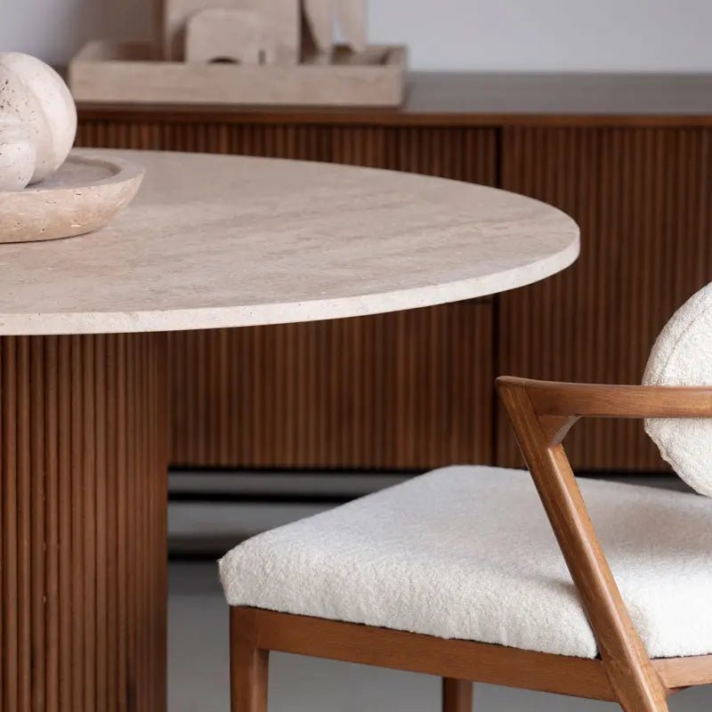 Table à manger Sahara en travertin et bois - Modernista Maroc