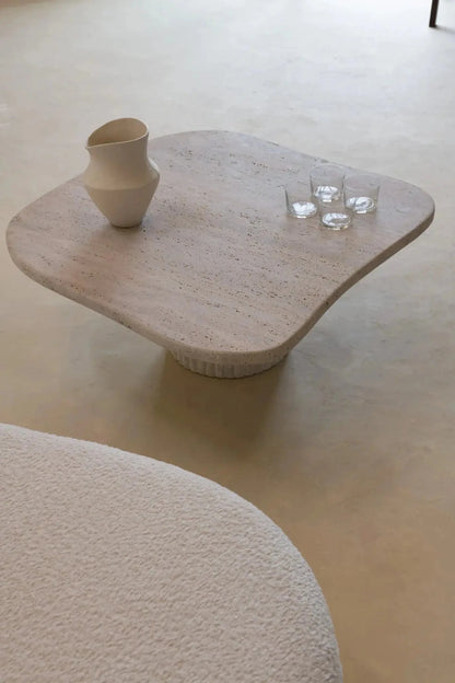 Table basse carré plateau forme organique Helios - Modernista Maroc