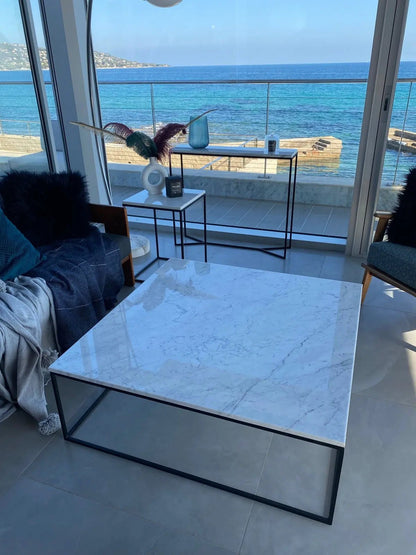 Table Basse en Marbre Blanc de Carrare - Support Minimaliste - Modernista Maroc
