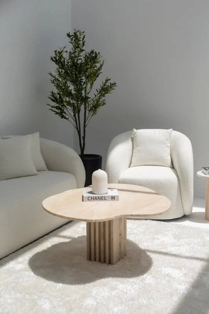 Table Basse en Travertin Irrégulière avec Base en Lamelles de Travertin (2 Tailles) - Modernista Maroc