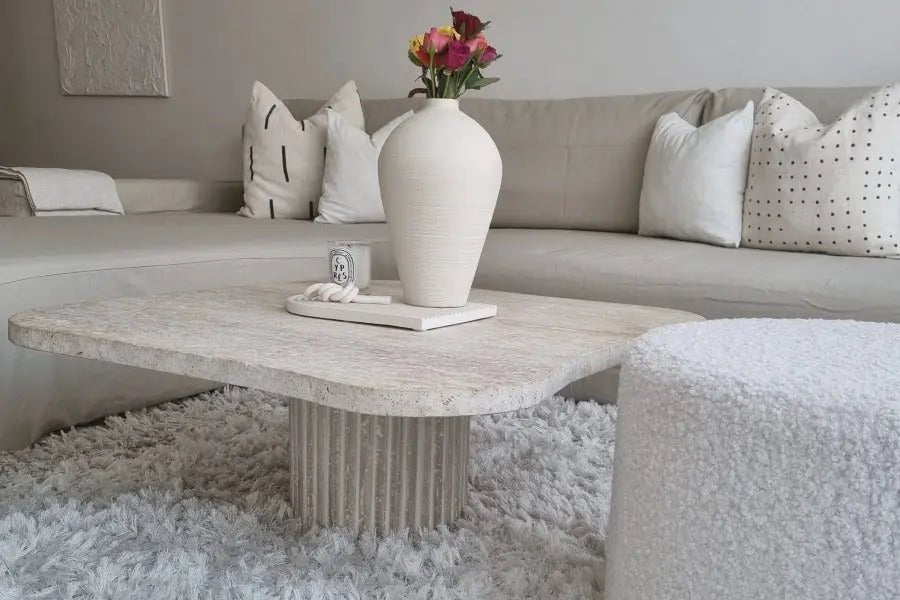 Table Basse en Travertin Ninive - Forme Organique - Modernista Maroc