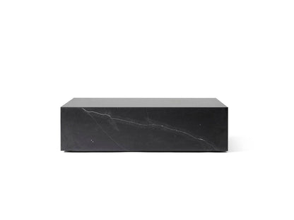 Table basse monolithe en marbre Nero Marquina, vue de face