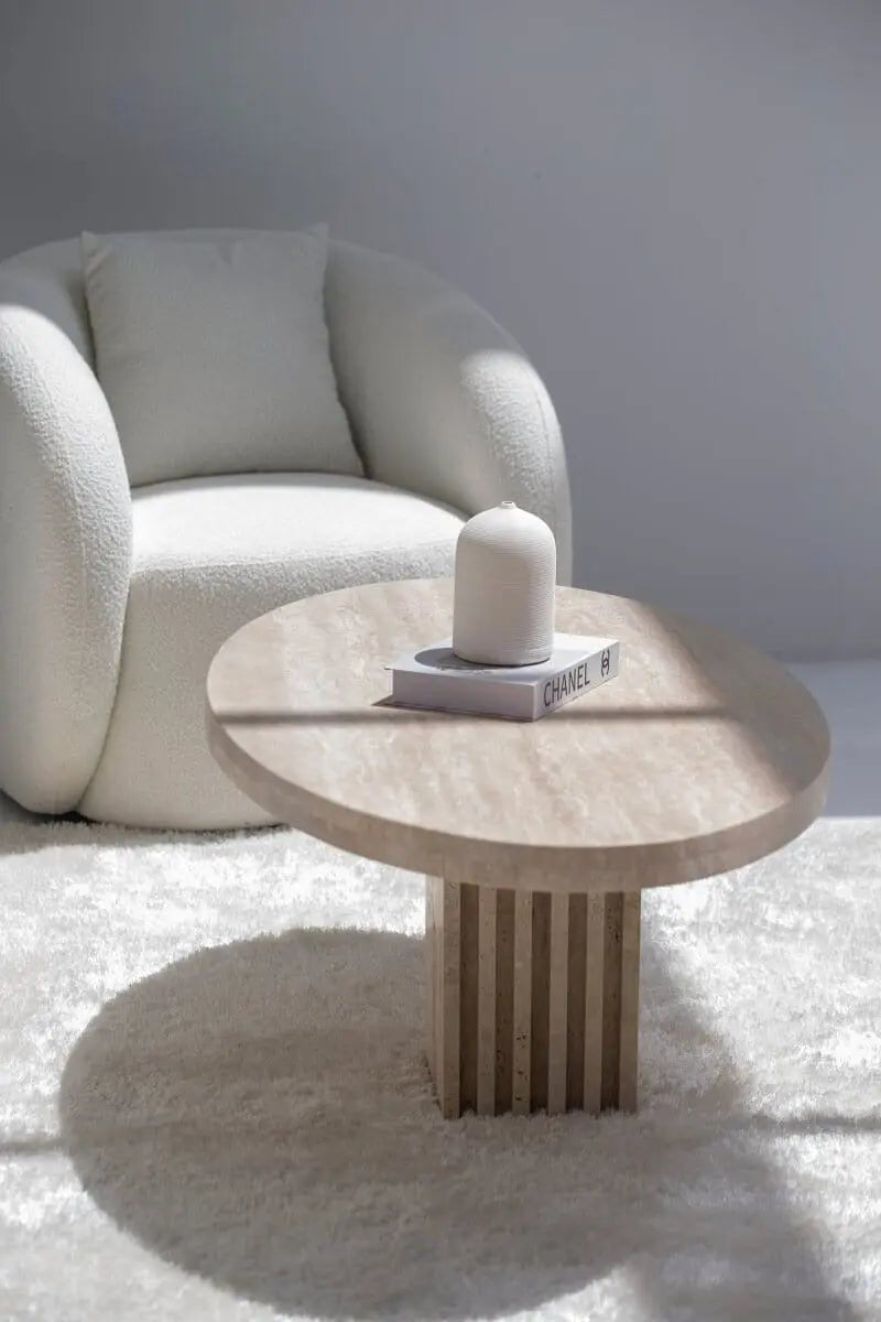 Table Basse Ovale en Travertin avec Base en Lamelles de Travertin (2 Tailles) - Modernista Maroc