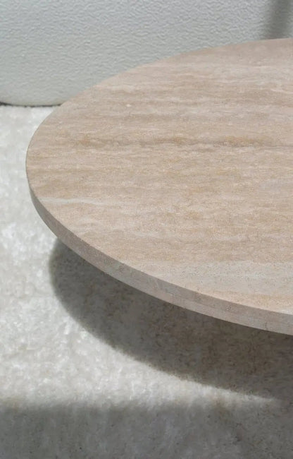Table Basse Ovale en Travertin avec Base en Lamelles de Travertin (2 Tailles) - Modernista Maroc