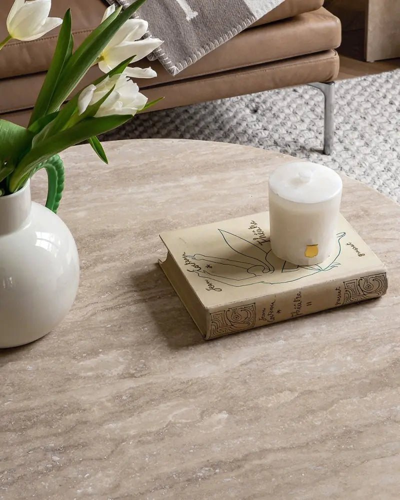 Table basse ronde en travertin Ariadne - Modernista Maroc