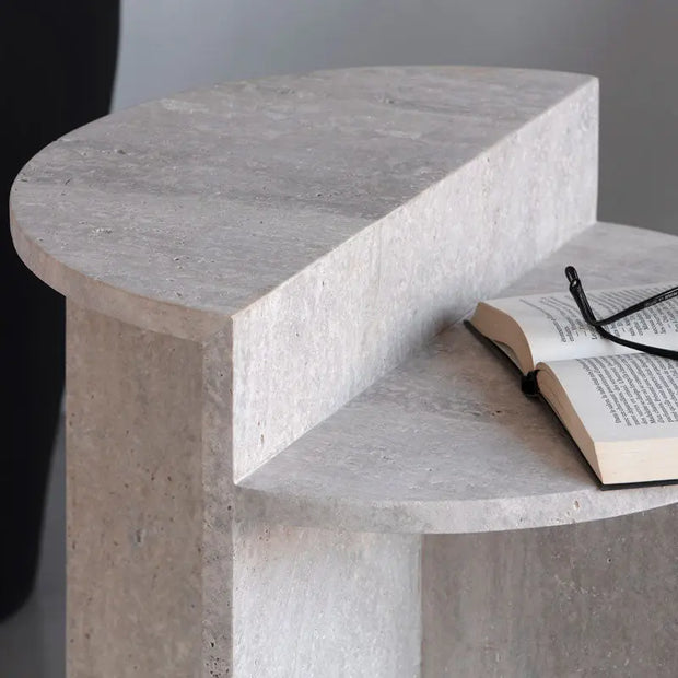 Table d’appoint en travertin Céleste - Modernista Maroc