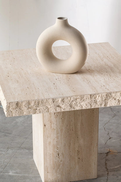 Table d'appoint carrée en travertin (2 tailles) - Modernista Maroc