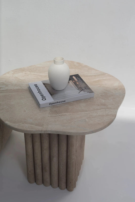 Table d’appoint Emma en travertin naturel - Modernista Maroc