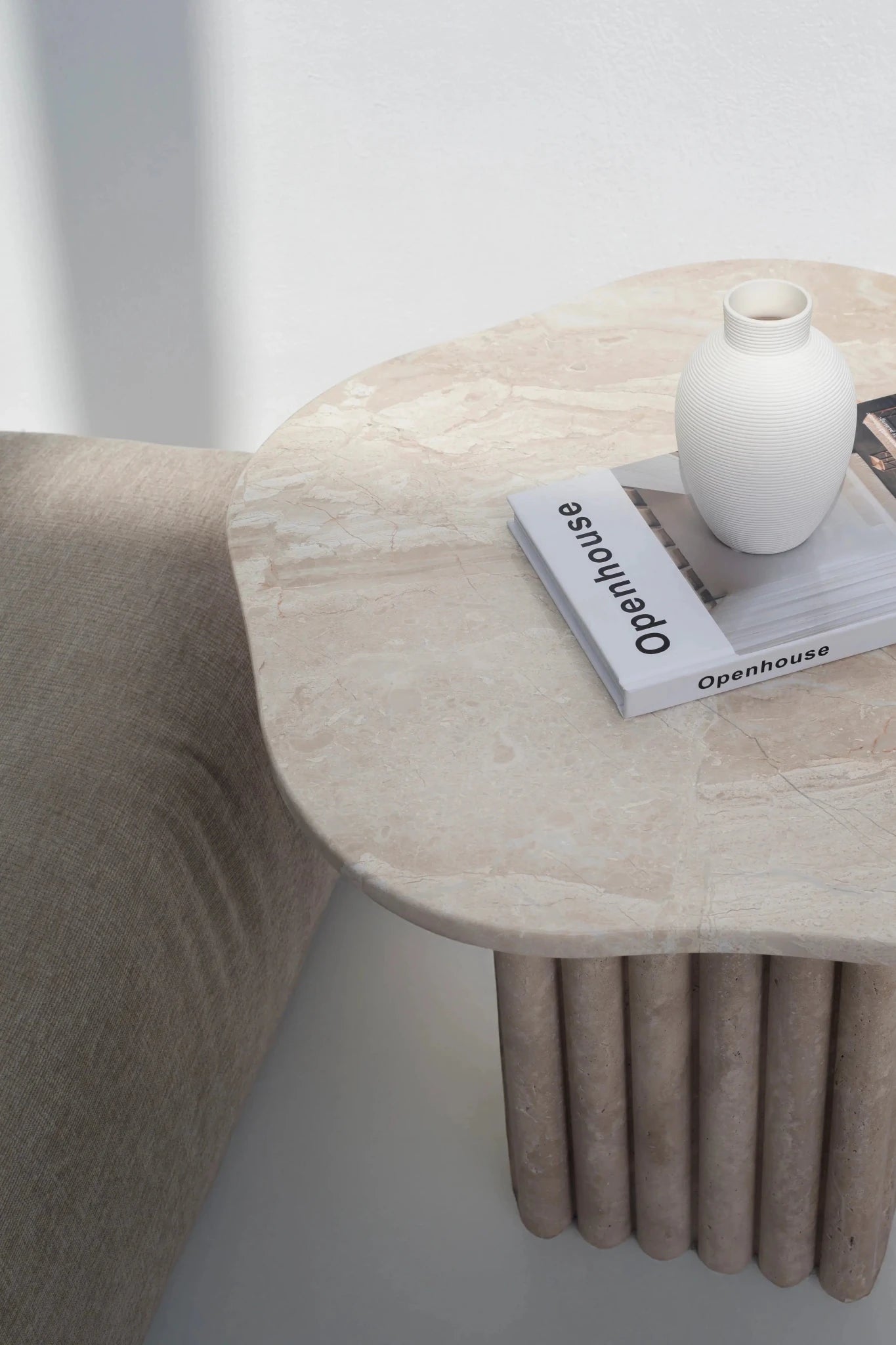 Table d’appoint Emma en travertin naturel - Modernista Maroc