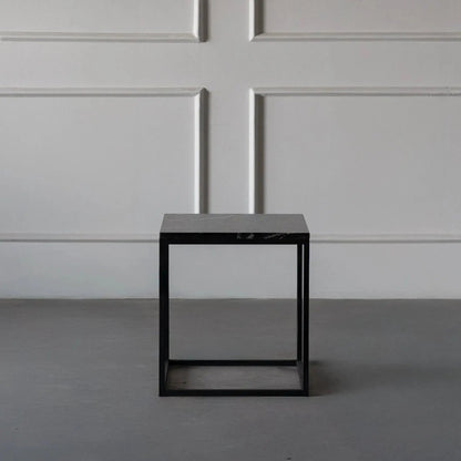 Table d’appoint Noctis en marbre Marquina - Modernista Maroc