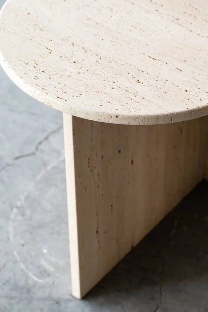 Table d'appoint ronde en travertin - Modernista Maroc