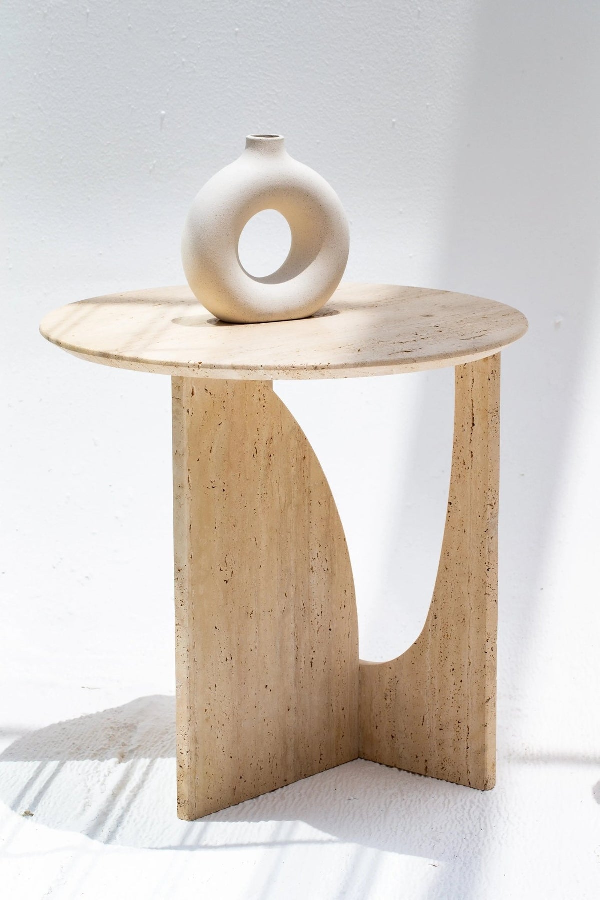 Table d'appoint ronde en travertin Onyra - Modernista Maroc