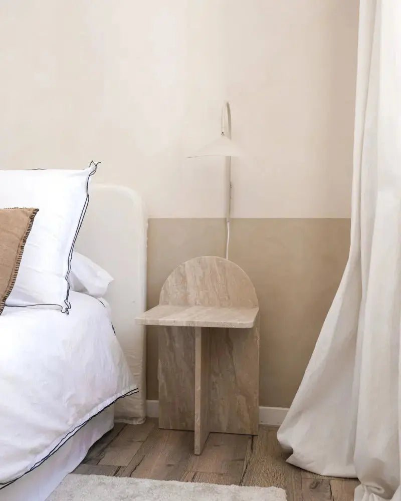 Table de chevet en travertin Nysa - Modernista Maroc