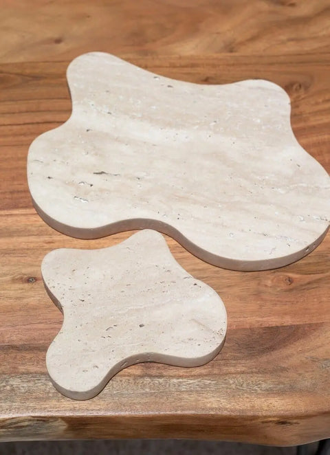 Plateau en Travertin Beige Irrégulier (2 Tailles) - Modernista Maroc