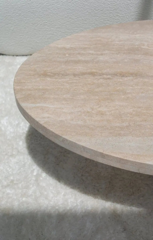 Table Basse Ovale en Travertin avec Base en Lamelles de Travertin (2 Tailles) - Modernista Maroc