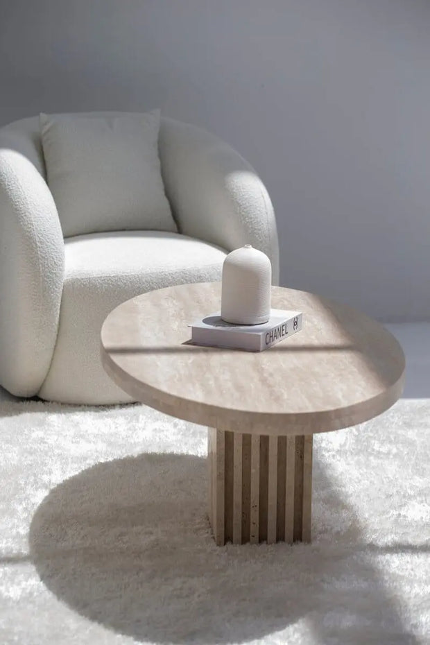 Table Basse Ovale en Travertin avec Base en Lamelles de Travertin (2 Tailles) - Modernista Maroc