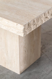 Table d'appoint carrée en travertin (2 tailles) - Modernista Maroc