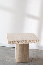 Table d'appoint carrée en travertin (2 tailles) - Modernista Maroc