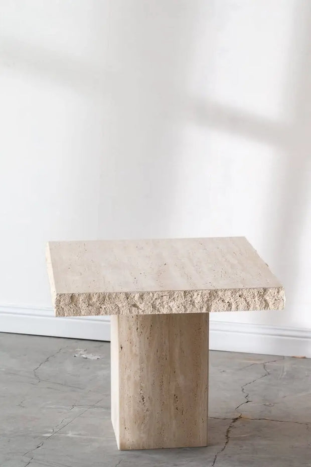 Table d'appoint carrée en travertin (2 tailles) - Modernista Maroc