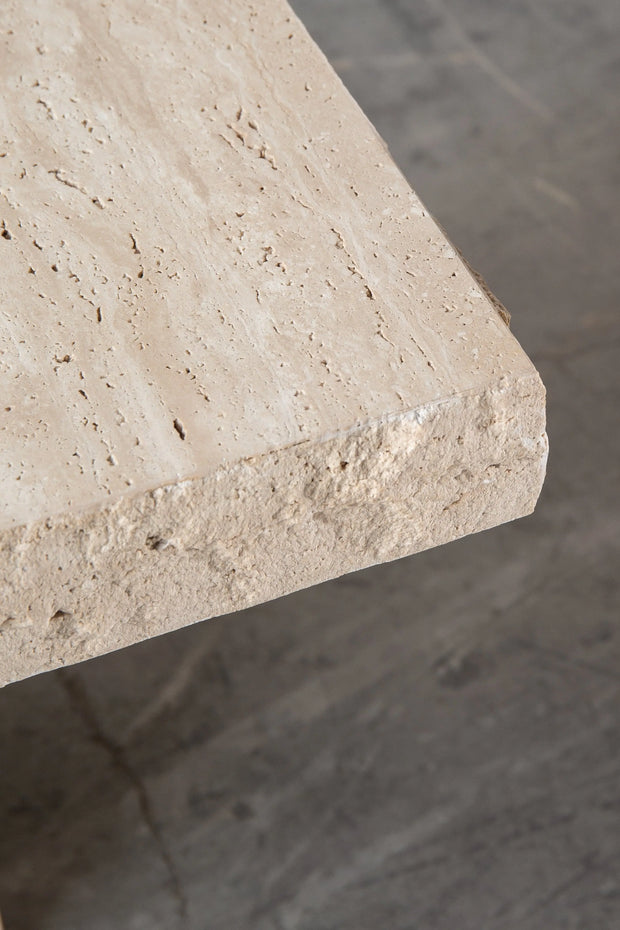 Table d'appoint carrée en travertin (2 tailles) - Modernista Maroc